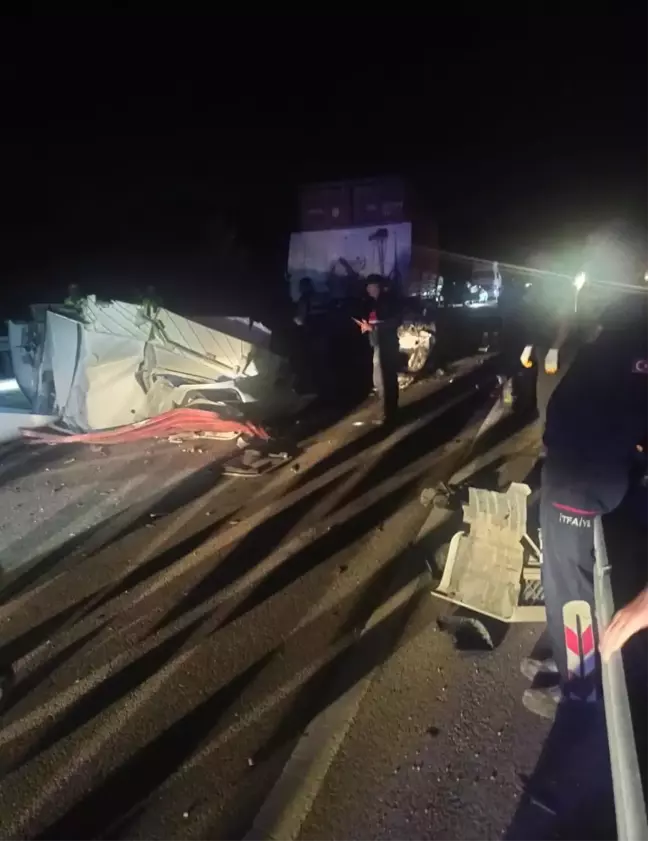 Son dakika haberi: Isparta'da iki tırın çarpıştığı kazada 2 kişi öldü
