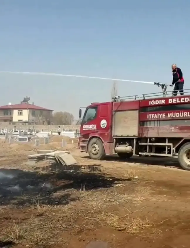 Son dakika haberi! Mezarlıktaki yangın söndürüldü