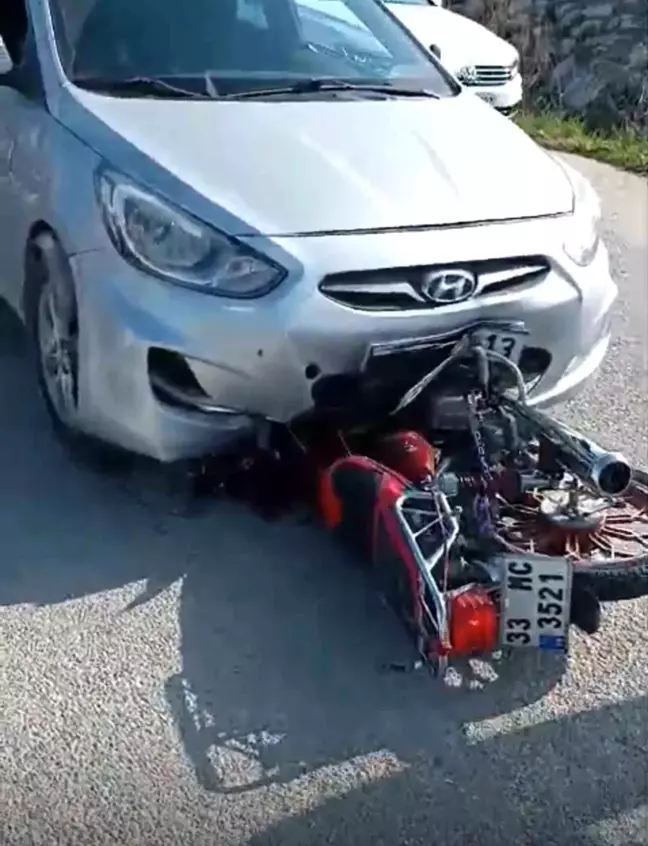 Mersin Tarsus'ta Motosiklet Kazası: Sürücü Yaralandı