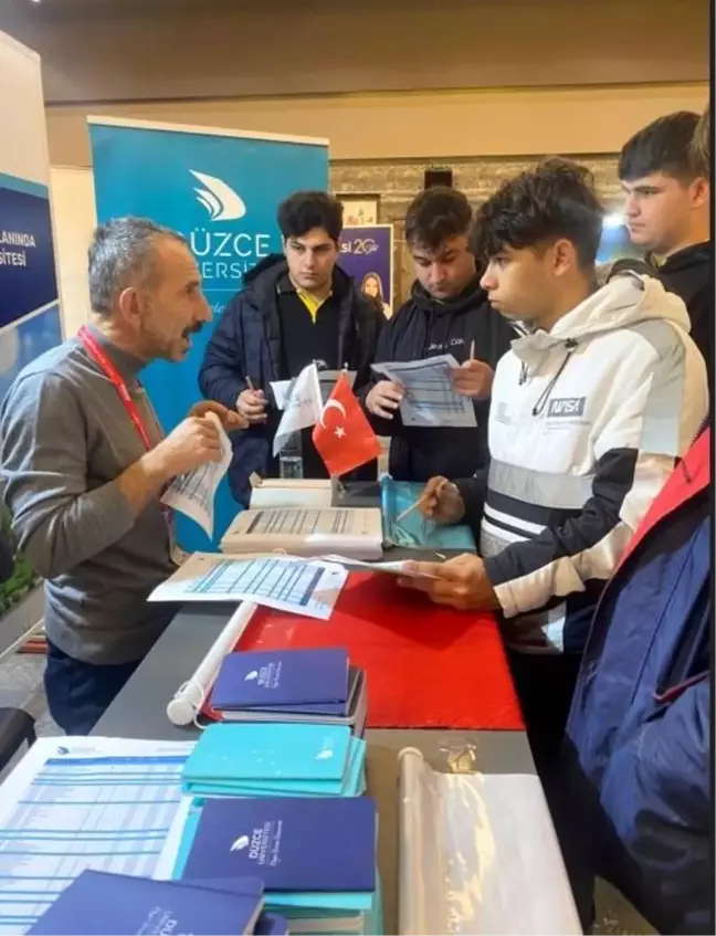 Düzce Üniversitesi, Kocaeli'de Tanıtım Günlerinde Aday Öğrencilerle Buluştu