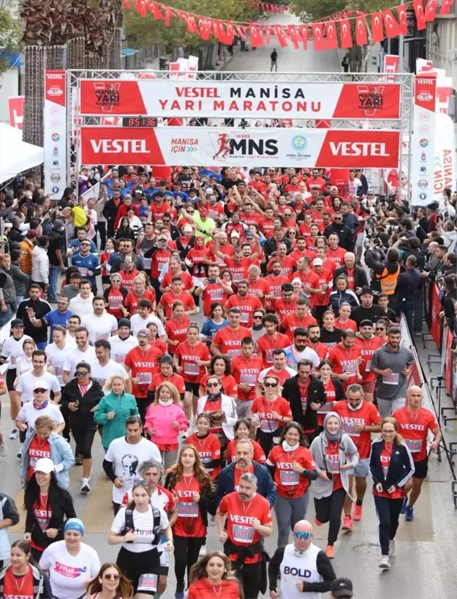 Uluslararası Vestel Manisa Yarı Maratonu'nda Zaferleri Paylaşıldı