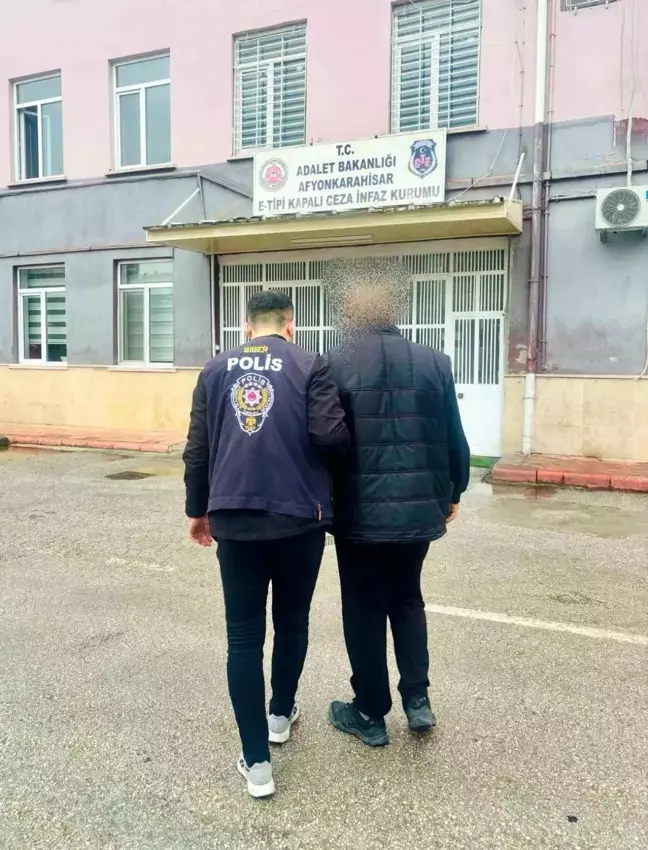 Dolandırıcılık Suçundan Aranan Şahıs Yakalandı