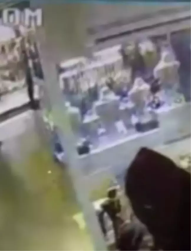 Kapalıçarşı'da Altın Bilezik Hırsızı Yakalandı