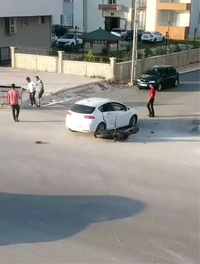 Otomobil ile motosiklet çarpıştı: 1 yaralı