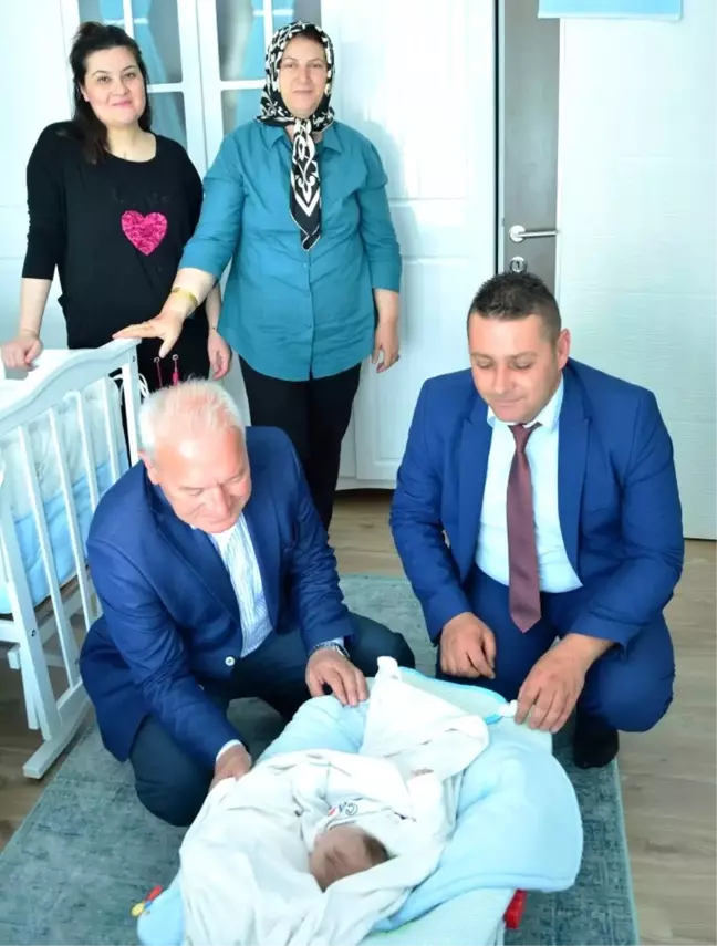 Lapseki'de Yeni Doğan Bebek Ziyaretleri