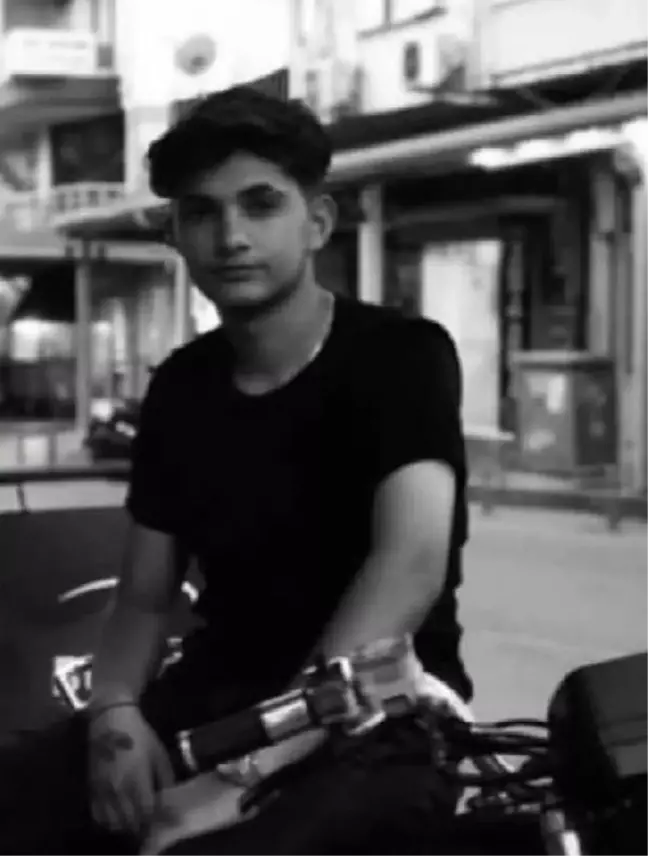 Serik'te Motosiklet ile Cip Çarpışması: 2 Genç Yaşamını Yitirdi