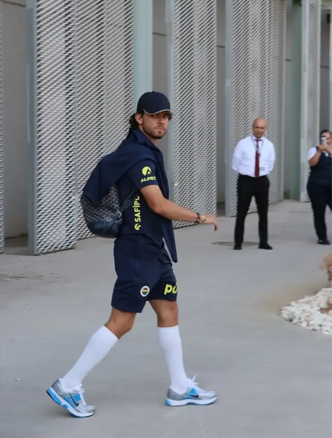 Fenerbahçe, Göztepe maçı için İzmir'e geldi