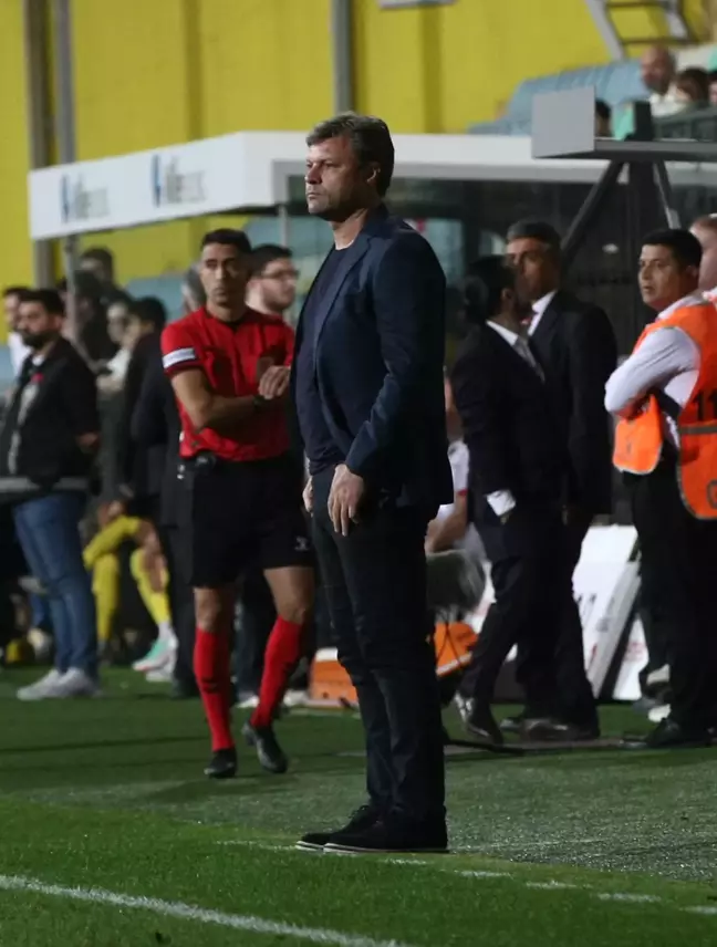 İstanbulspor, Kocaelispor'u 3-0 Mağlup Etti