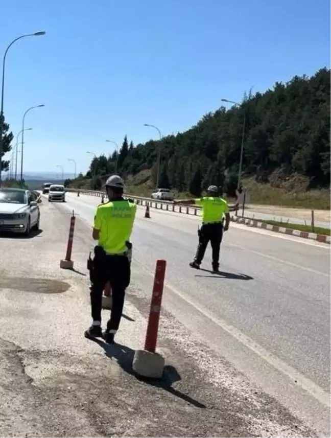 Bilecik'te Trafik Denetimlerinde 73 Araç Sürücüsüne Cezai İşlem Uygulandı