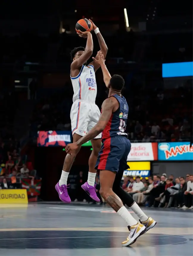 Anadolu Efes, Baskonia'yı 89-84 Mağlup Etti