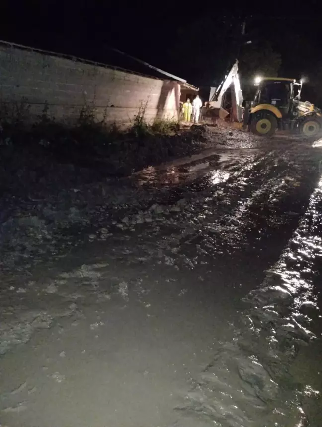 Tokat'ta sağanak ve dolu yağışı sonrasında ulaşımda aksaklıkların giderilmesi için çalışma başlatıldı