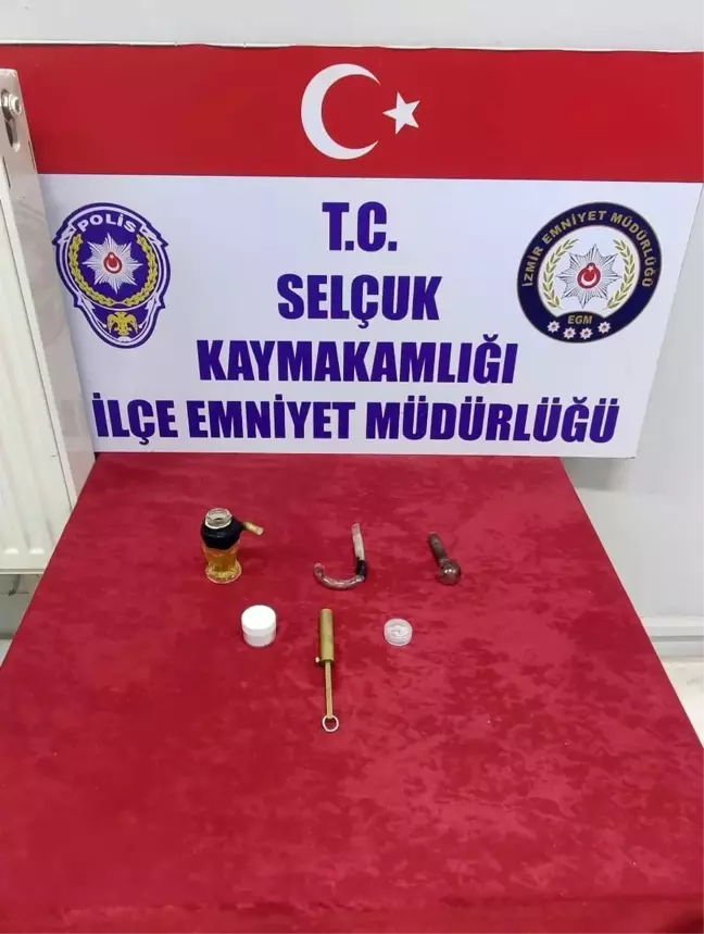 İzmir Selçuk'ta Zehir Tacirlerine Operasyon: 4 Gözaltı