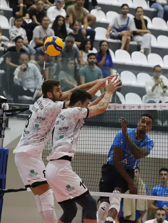 Voleybolda Alanya Belediyespor'dan Zorlu Galibiyet