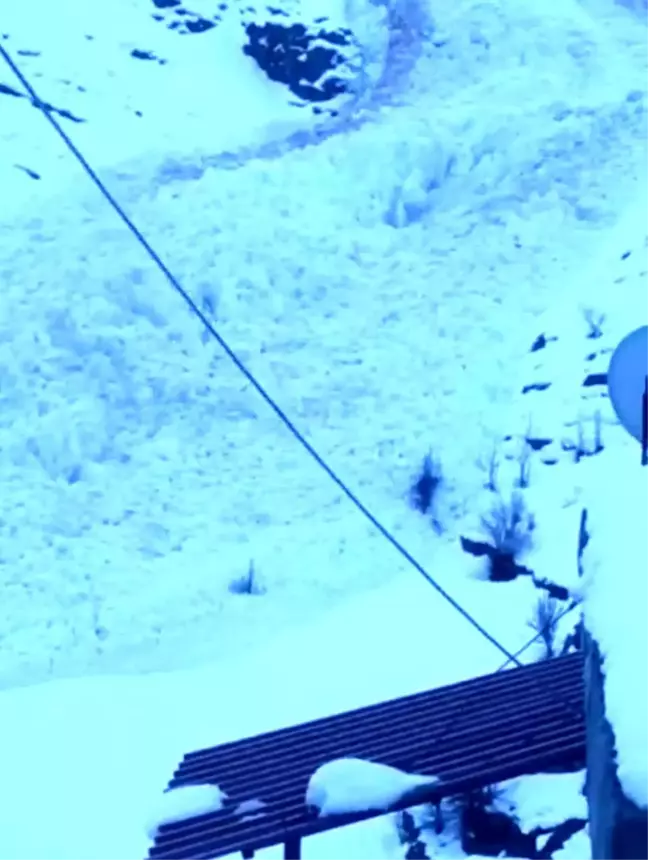 Şırnak'ta çığ amatör kameraya yansıdı