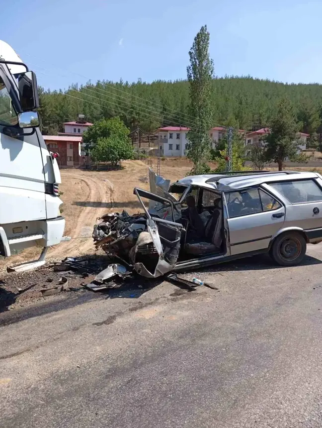 Tarsus'ta Kafa Kafaya Çarpışan Araçlarda 1 Yaralı