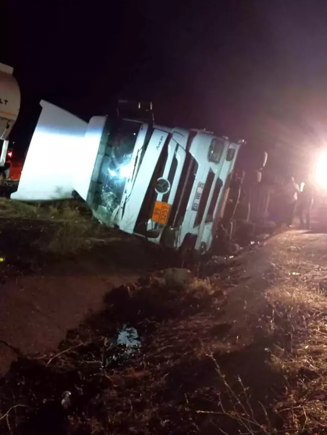 Diyarbakır'da Tanker Devrildi: 1 Yaralı