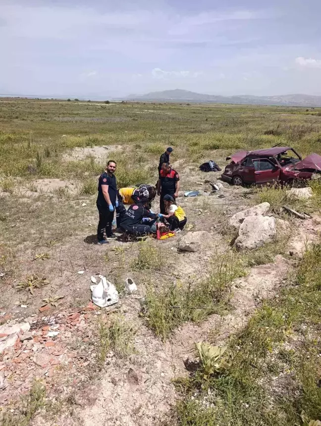 Burdur'da Fiat Tofaş Şarampole Devrildi: 5 Yaralı