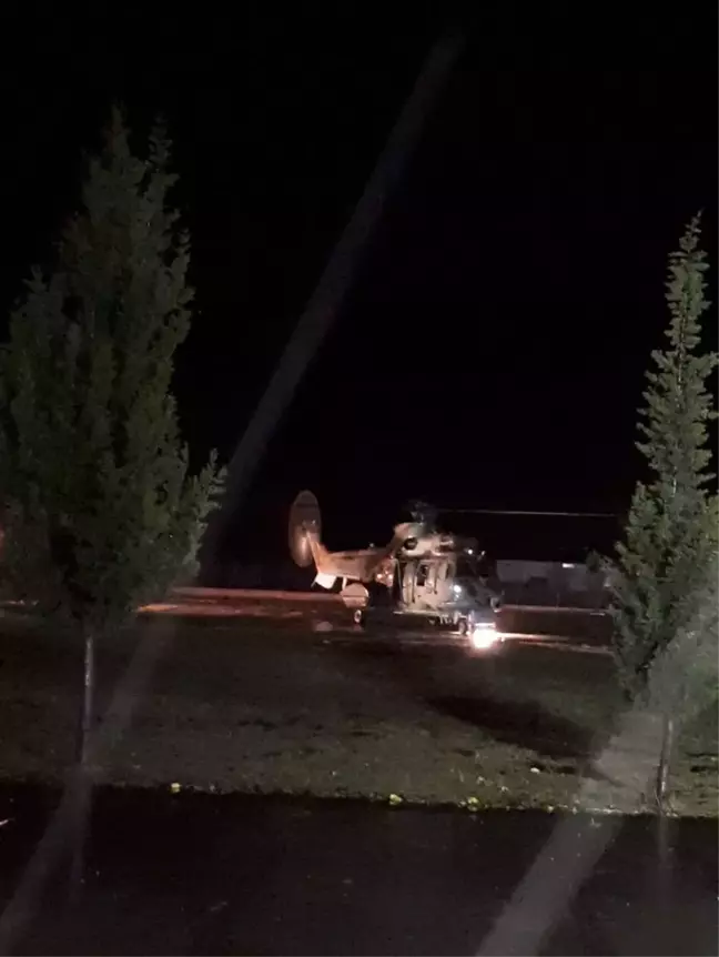 Adana'da sağanak nedeniyle araçta mahsur kalanlar helikopterle kurtarıldı