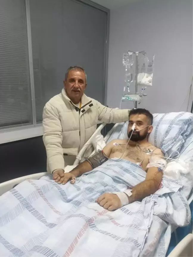 Muğla'da tur teknesi kaptanı, yaralanan askeri ziyaret etti