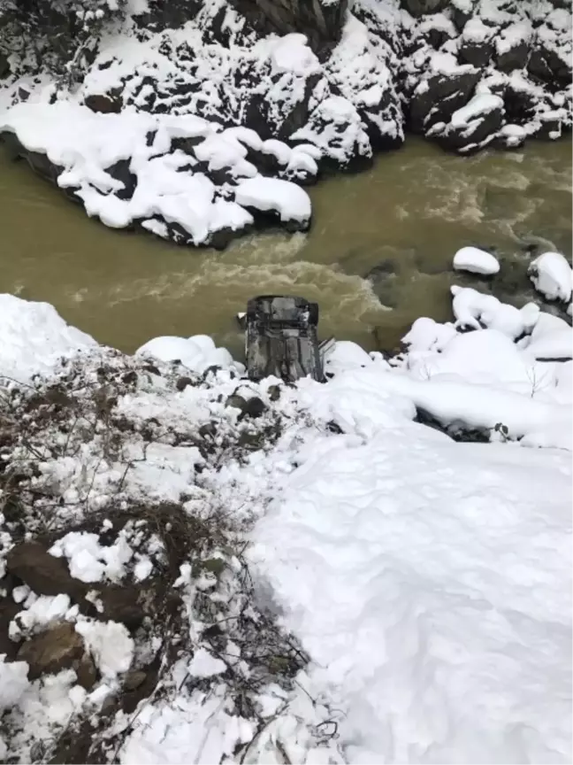 Giresun'da Trafik Kazası: 1 Ölü, 2 Yaralı