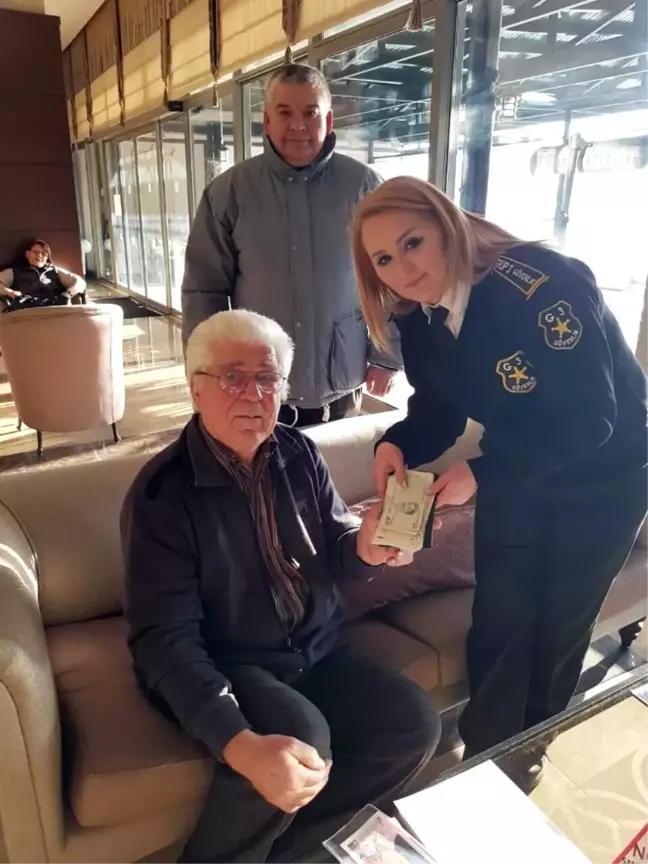 Tire'de Cüzdanını Unutan Turist İçin Seferber Oldular