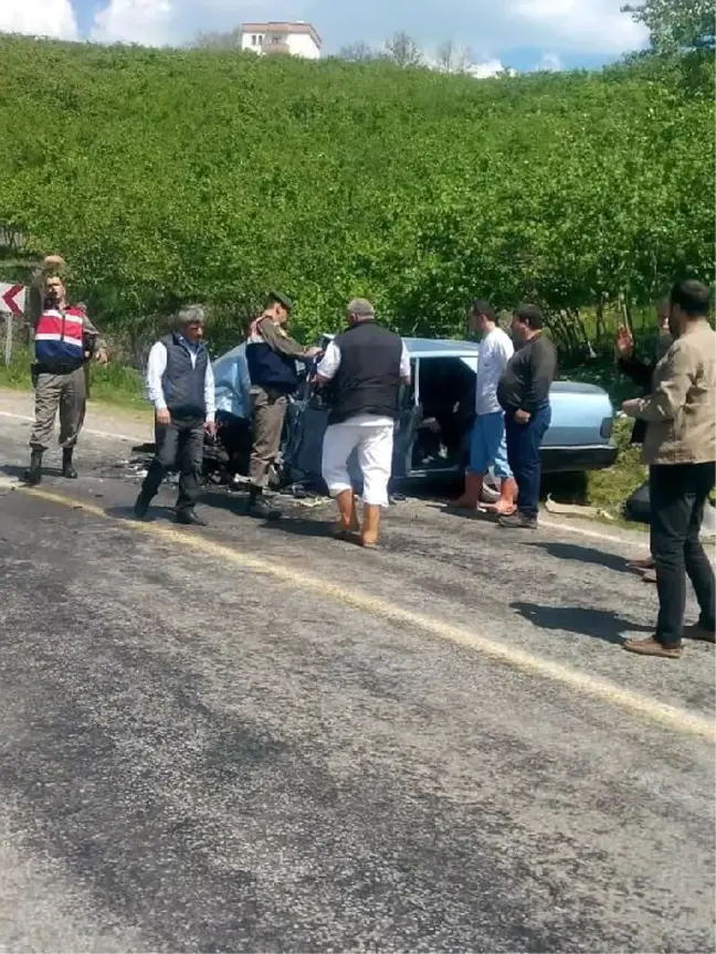 Fatsa'da İki Otomobil Çarpıştı: 1 Ölü, 2 Yaralı