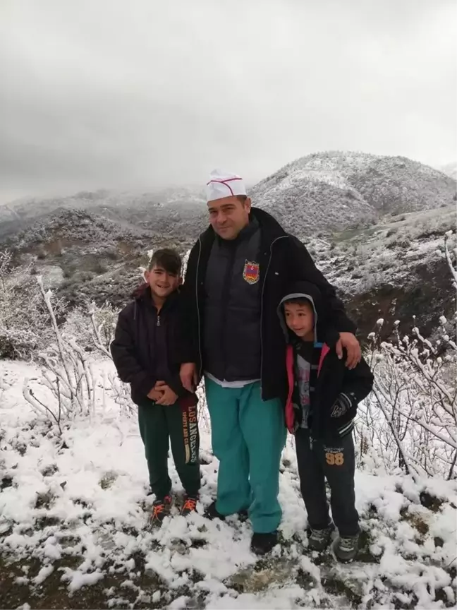 Selendi'ye Nisan Ayında Kar Yağdı