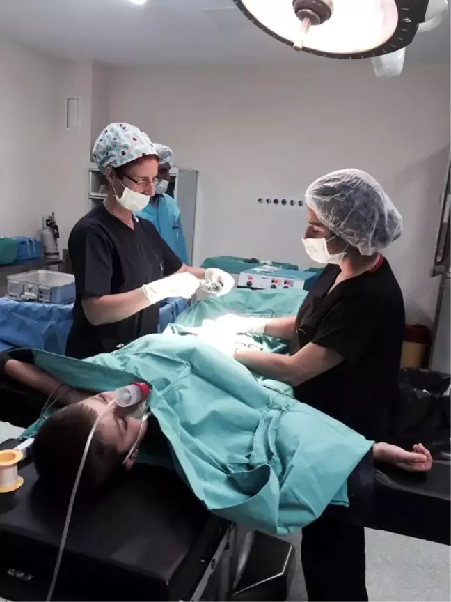 Doktor Nursel Atasoy, Günde 15 Çocuğu Sünnet Ediyor