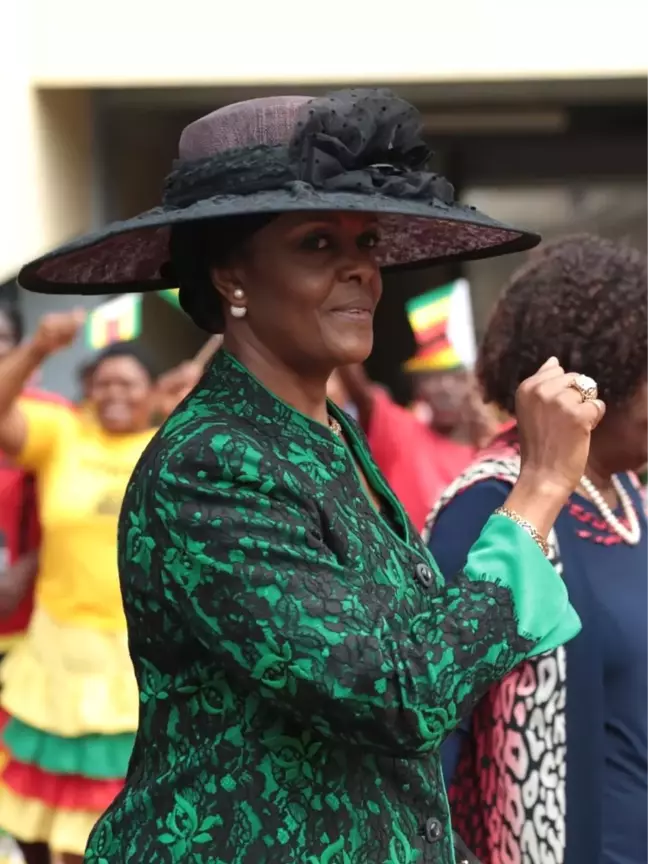 First Lady Mugabe, Zimbabve'ye Döndü