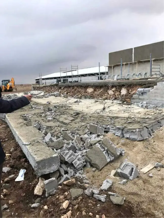 Tekrar) Besihane İnşaatında Duvar Çöktü: 3 Ölü, 1 Yaralı