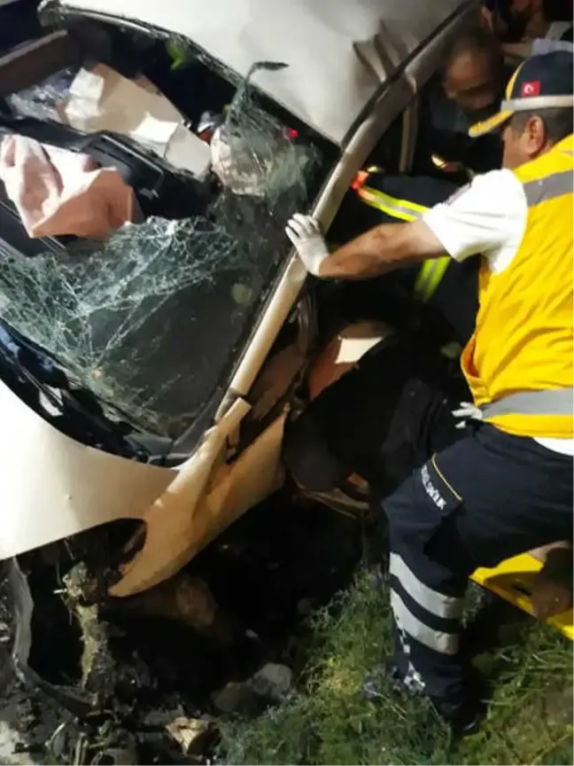 Öğretmen Çift Kazada Öldü, 1 Yaşındaki Çocukları Yaralandı