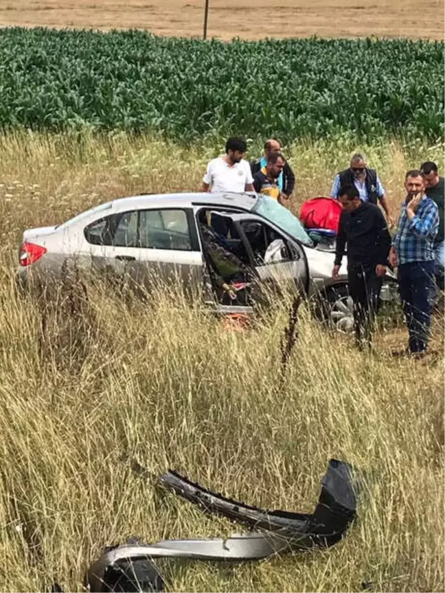 Çanakkale'de İki Otomobil Çarpıştı: 1 Ölü