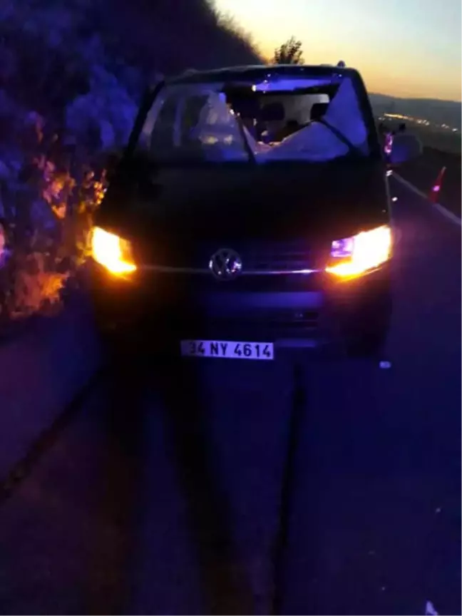 Tır'dan Kopan Lastik, Minibüsün Camını Kırdı: 1 Ölü, 4 Yaralı