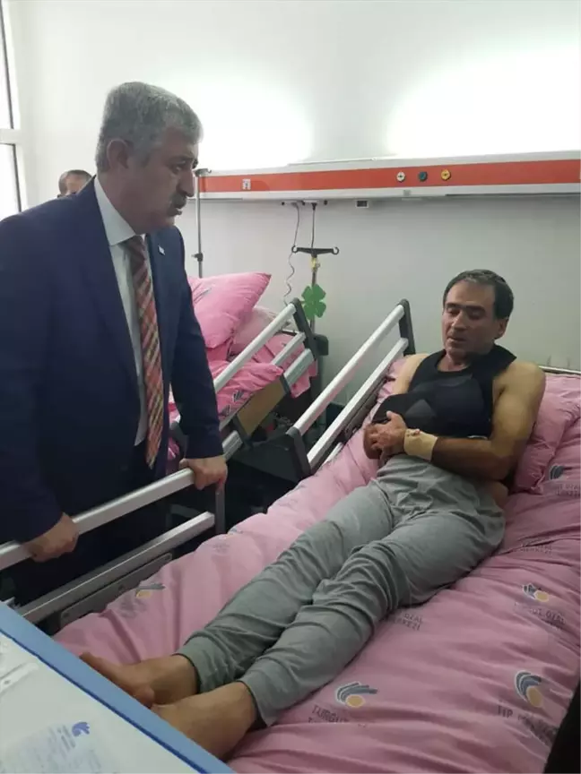 Malatya'da Yolcu Midibüsünün Devrilmesi