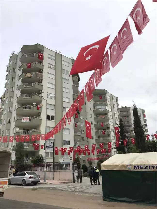 Meslektaşlarına Yardım Ederken Şehit Olan Polis İçin Tören