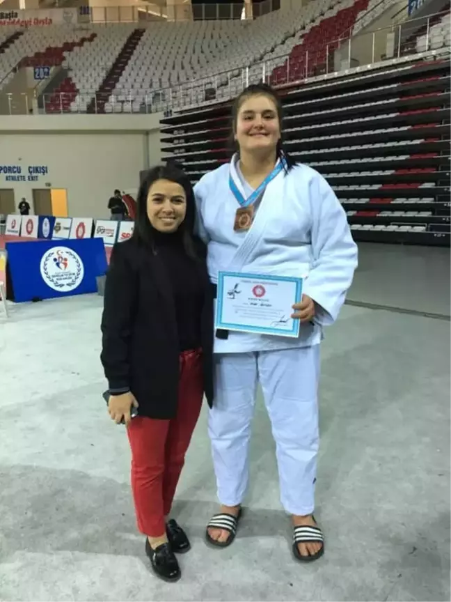 Salihlili Judocu Türkiye 3'üncüsü Oldu