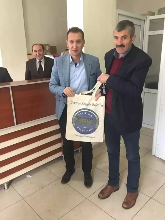 Başkanın Poşet Uygulaması Taktir Topladı