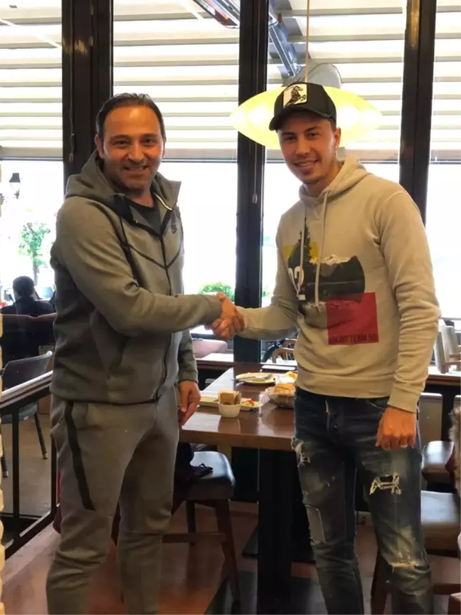 Emre Güral da Eskişehirspor'a İmza Verdi