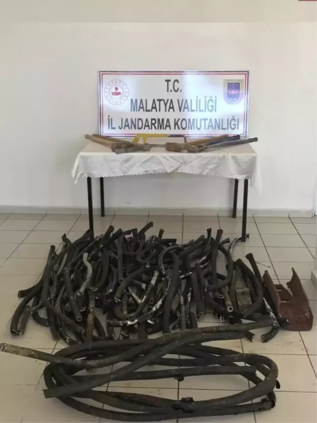 Tren Rayı Hırsızları Suçüstü Yakalandı