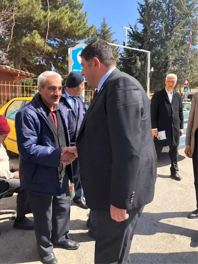 Parlak'tan Afiş Tepkisi