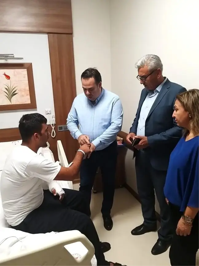 Barış Pınarı Harekatı'nda yaralanan Tarsuslu askere geçmiş olsun ziyareti
