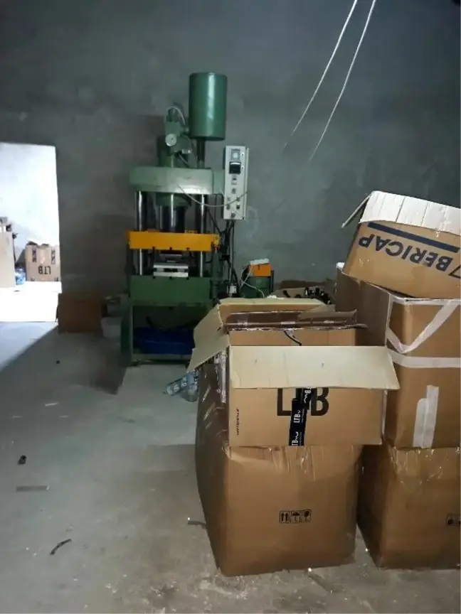 Arnavutköy'de kaçak içki operasyonu