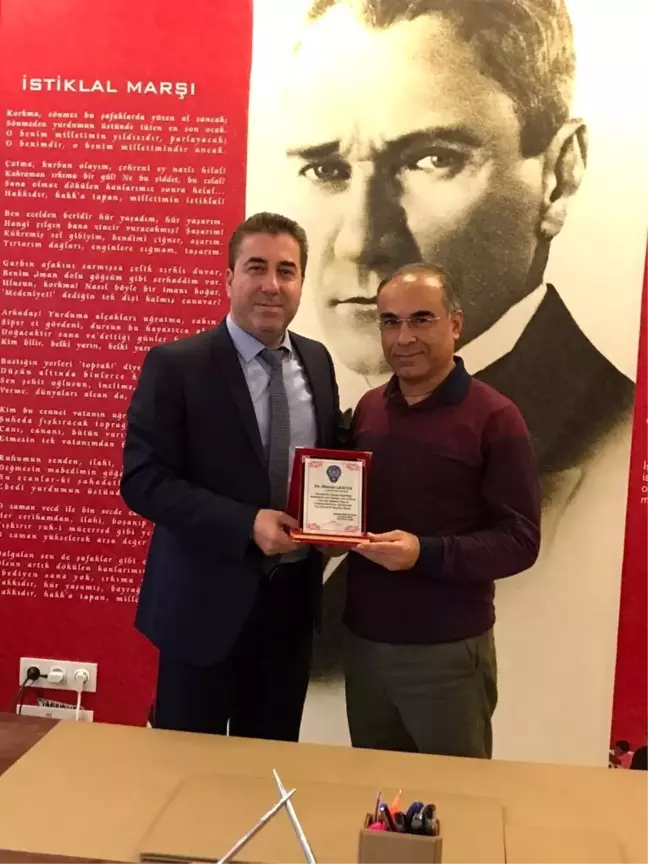 Manavgat Emniyet Müdürü Özgönül'den, Gazipaşa Emniyet Müdürü Akbıyık'a plaket