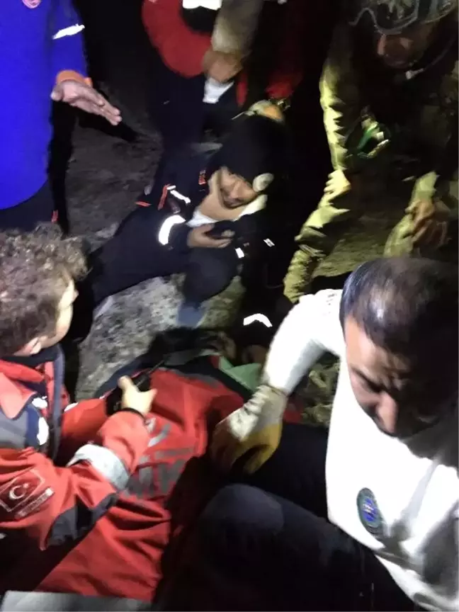Uçurumdan yuvarlanan bisikletçiyi MAK timleri helikopterle kurtardı