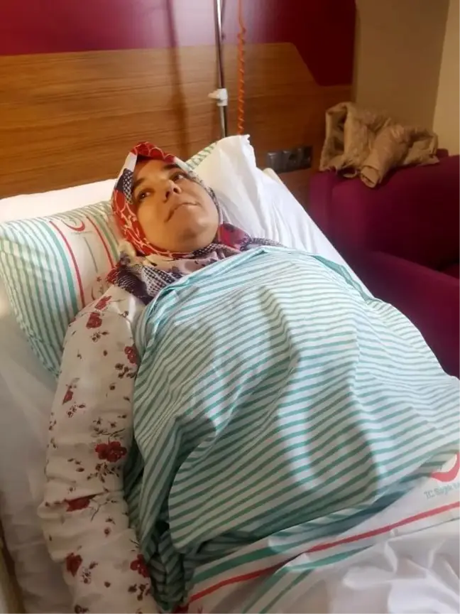 Enkazdan çıkarılan Azize Çelik: Rabbim kimseyi o taşlar altında bırakmasın