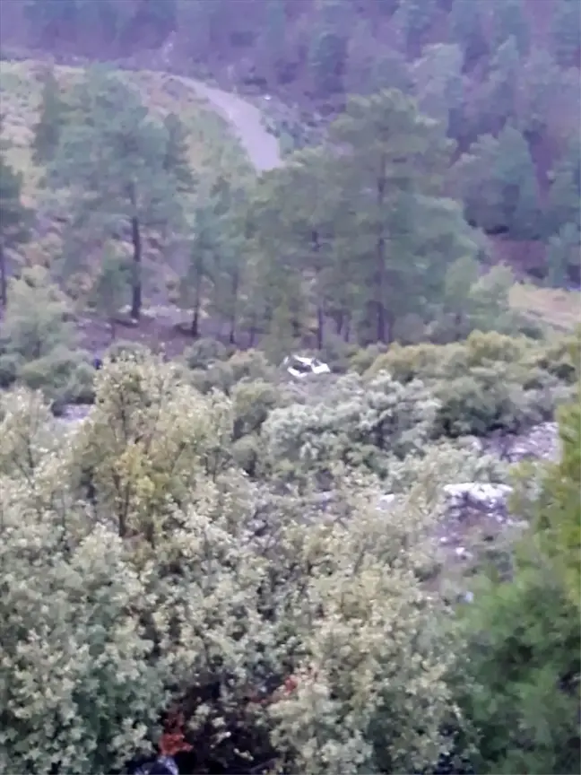 Denizli'de kaybolan 2 kişi uçuruma yuvarlanan otomobilde ölü bulundu