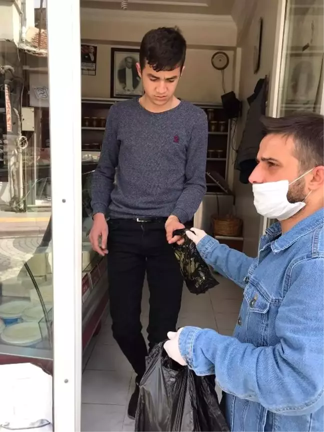 Hayırseverin bağışladığı 2 ton dezenfektanı belediye dağıttı