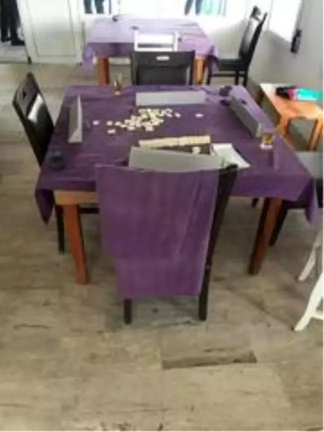 Kafede oyun oynatan bir kişi jandarma ekiplerince yakalandı