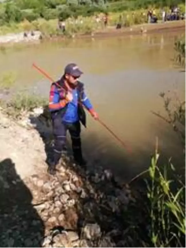 16 yaşındaki Azat Aras Nehri'nde kayboldu