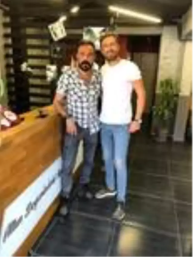 Tatil dönüşü soluğu kuaförde aldı
